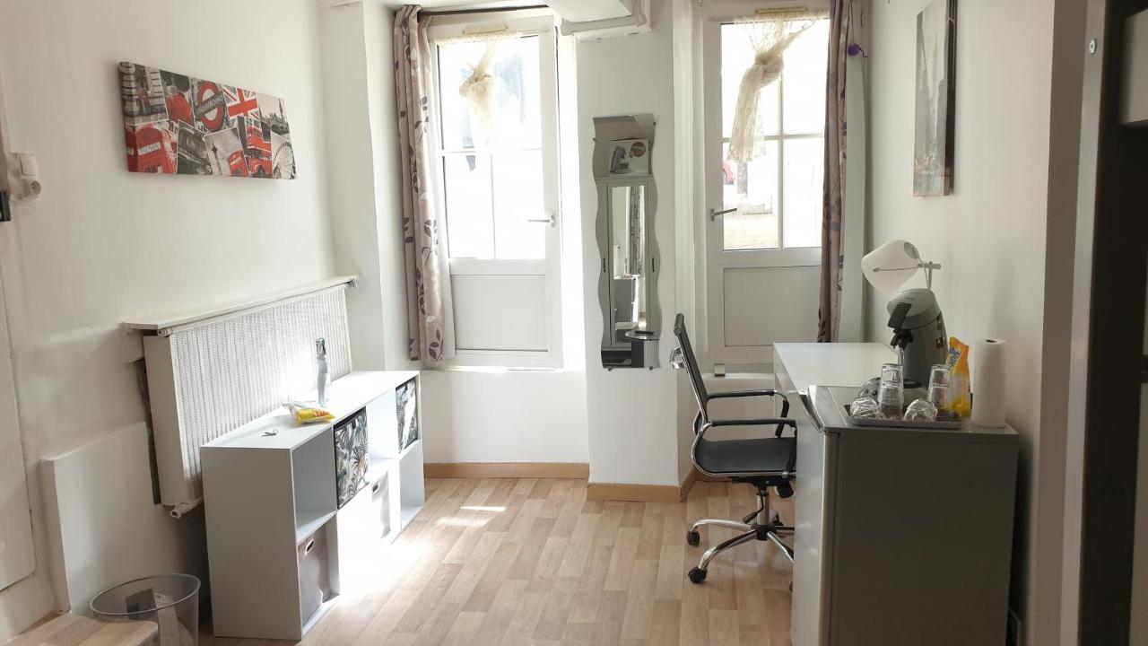 Chambres Poitiers Centre Ville - Salle De Bain, Refrigerateur, Tv Et Machine A Cafe Privatifs - Cuisine Commune - Terrasse - Hotel De Ville A 200M Экстерьер фото