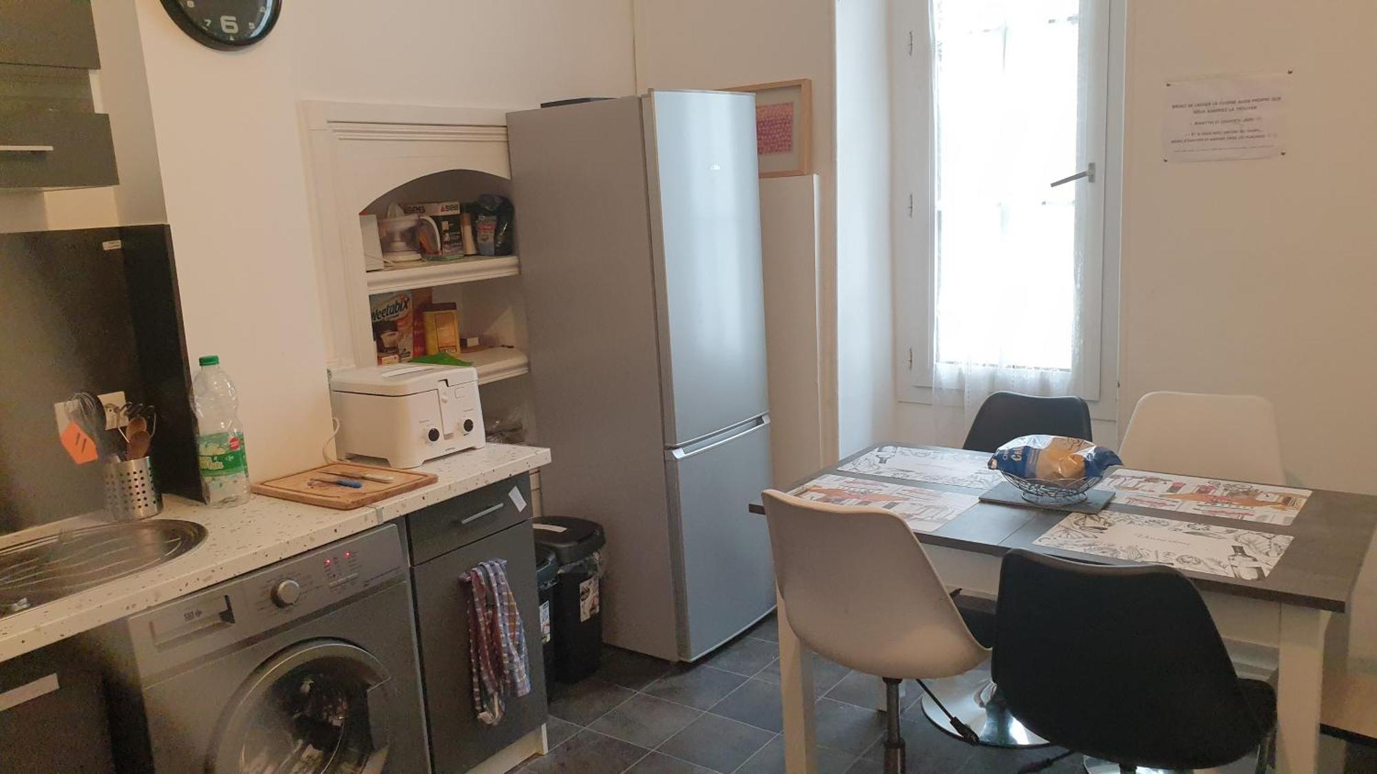 Chambres Poitiers Centre Ville - Salle De Bain, Refrigerateur, Tv Et Machine A Cafe Privatifs - Cuisine Commune - Terrasse - Hotel De Ville A 200M Экстерьер фото