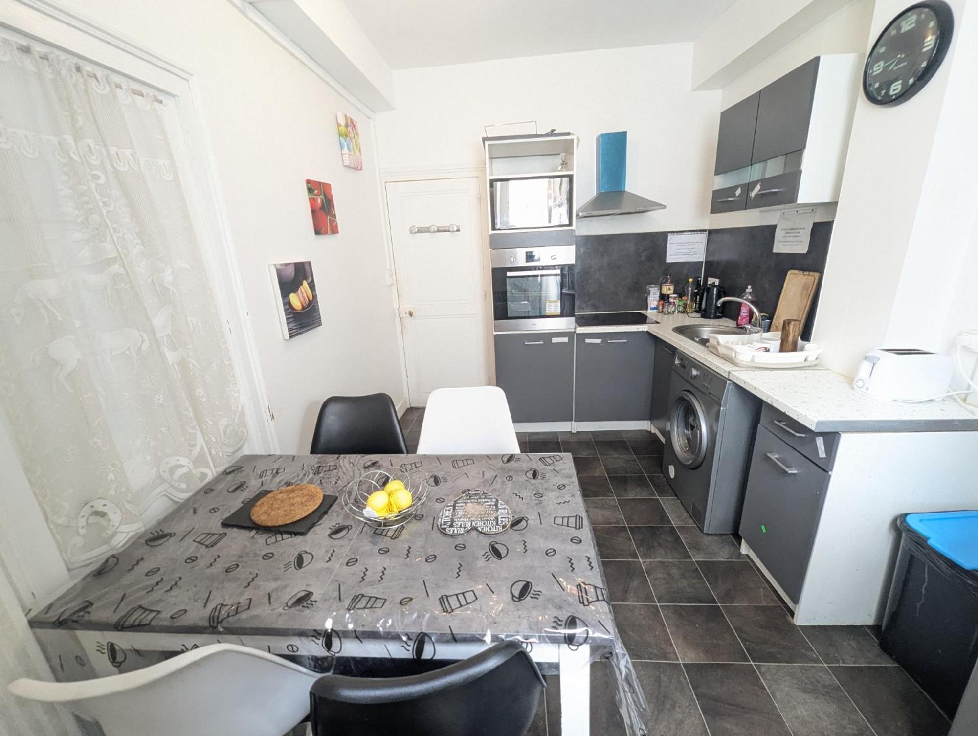 Chambres Poitiers Centre Ville - Salle De Bain, Refrigerateur, Tv Et Machine A Cafe Privatifs - Cuisine Commune - Terrasse - Hotel De Ville A 200M Экстерьер фото